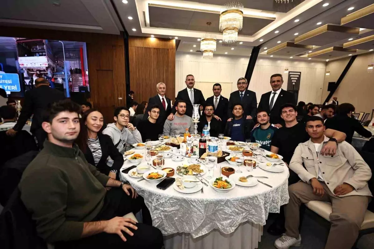 Başkan Tahmazoğlu, Ankara’daki Şahinbeyli Öğrencilerle Buluştu