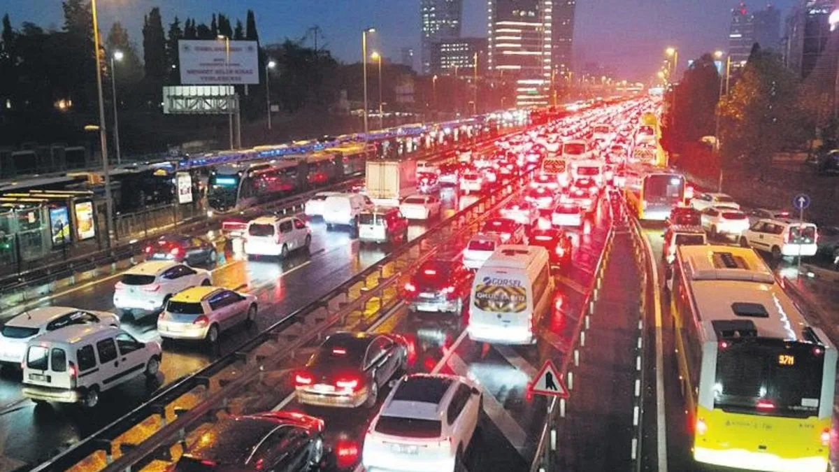 Son mesai gününde trafik yüzde 90’a ulaştı