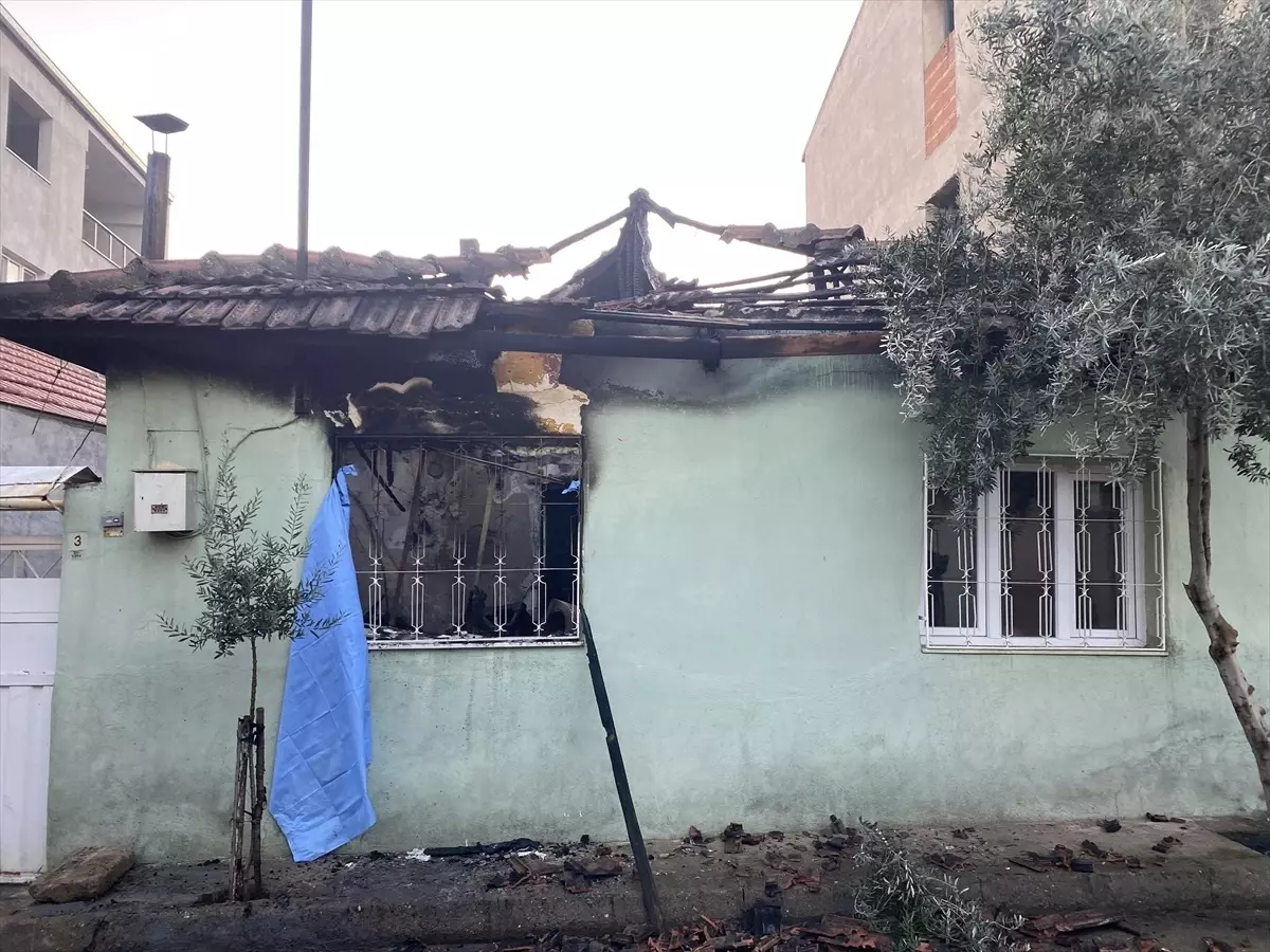 Manisa’da bir evde çıkan yangında yaşlı karı koca feci şekilde can verdi