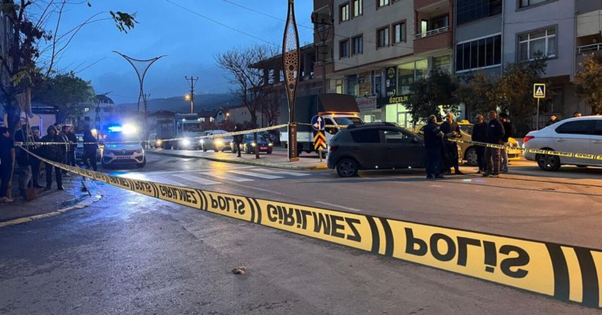 Trafikte tartışan sürücüler birbirlerine ateş açtı: 1’i yoldan geçen 2 yaralı