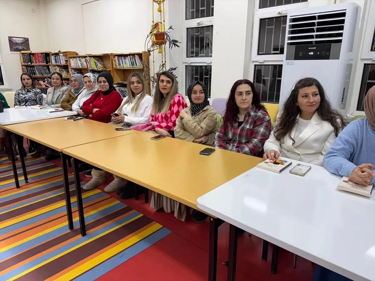 Antalya’da ‘Annem de Okuyor’ Projesi