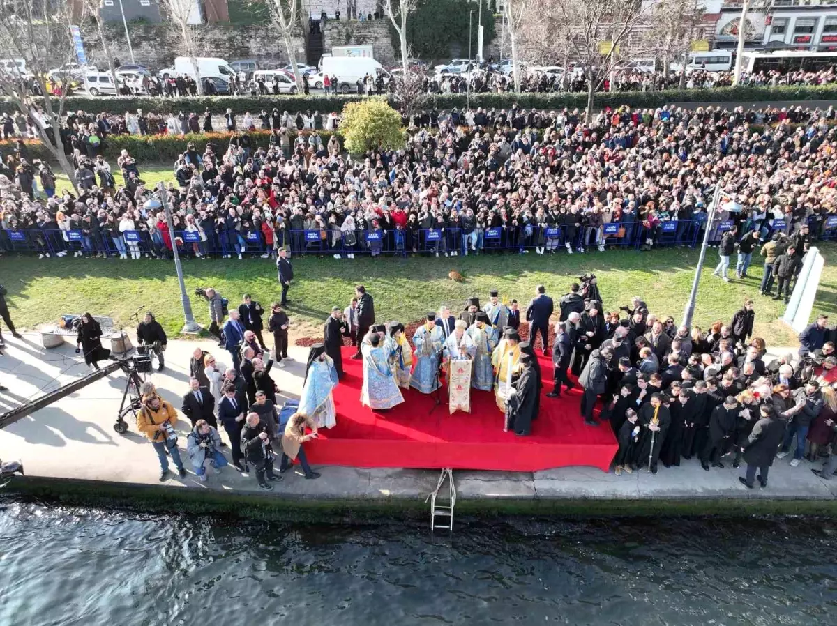 Aya Yorgi Kilisesi’nde Haç Töreni
