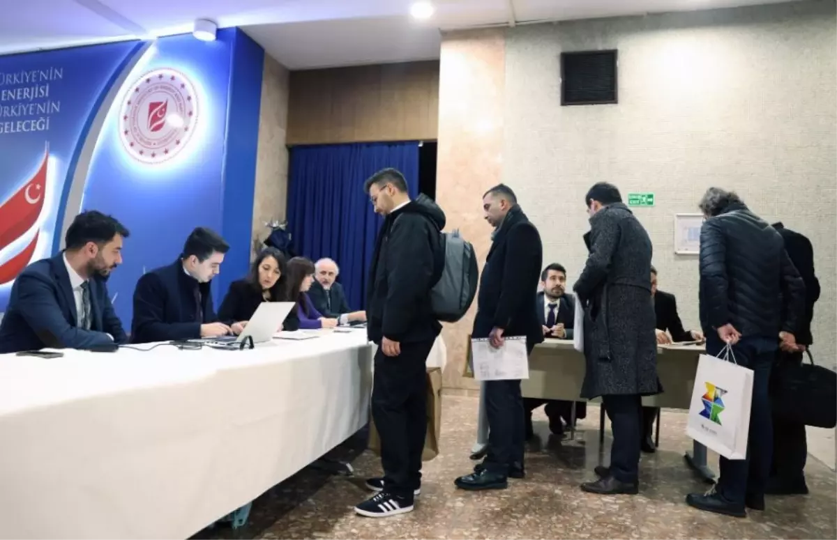 Bakan Bayraktar: Her Yıl 2 Bin Megavat Yenilenebilir Enerji İhalesi Yapılacak