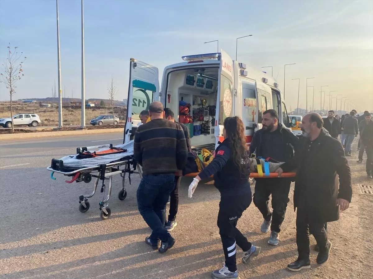 Diyarbakır’da Takla Atan Araçta 3 Yaralı