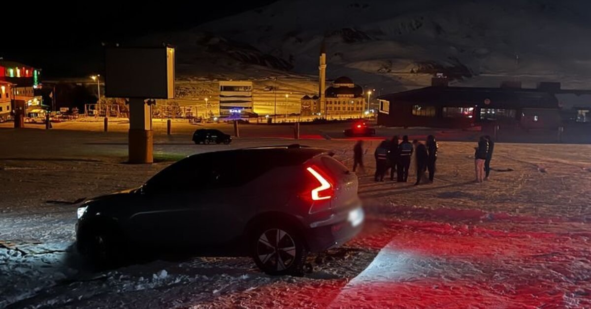 Drift için Erciyes’e çıktığı ciple kara saplandı