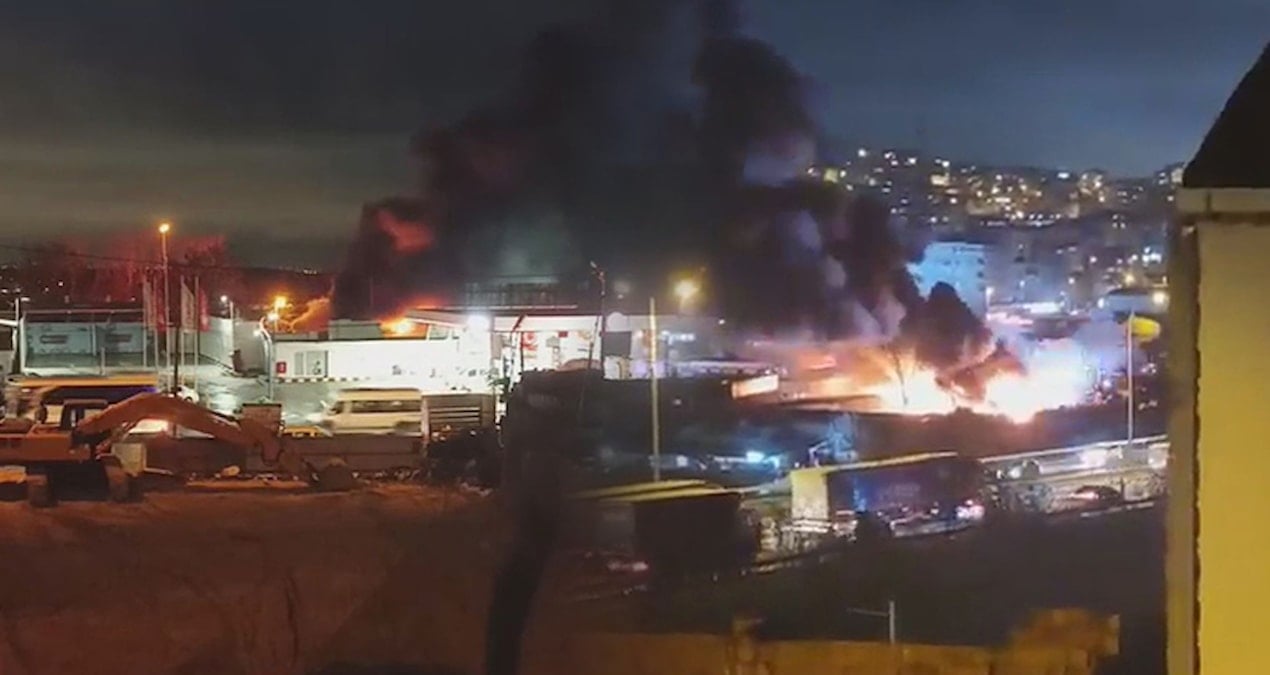 Avcılar’da geri dönüşüm tesisinde yangın