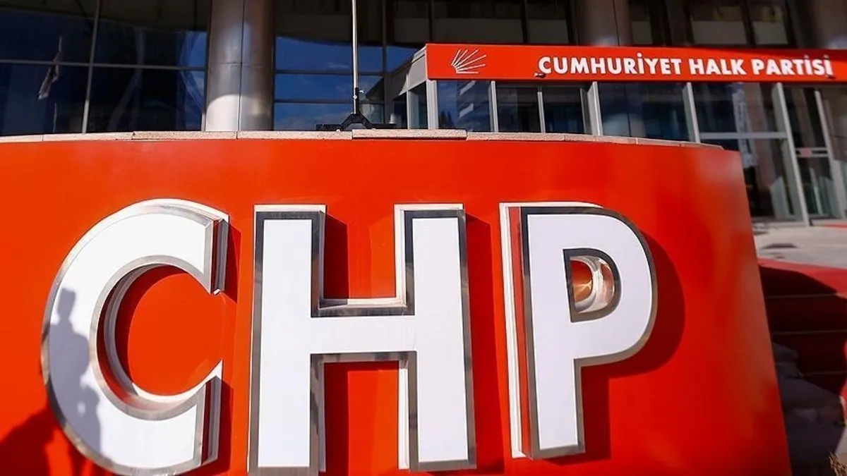 CHP’nin şaibeli kurultayında oy karşılığı para iddiası: Şikayetçi Hatip Karaaslan disiplinlik oldu!