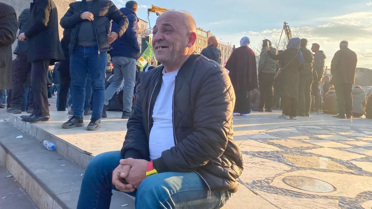 İmralı’dan gelen açıklamayı meydanda dinlediler! “Artık silah istemiyoruz”