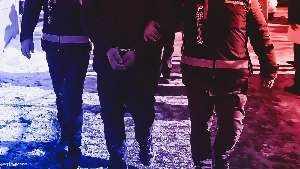 Yunanistan’a kaçmaya çalışan 3 FETÖ’cü kaçak göçmenler arasında yakalandı